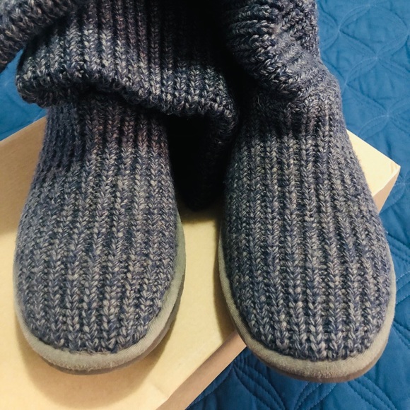 Ugg Bailey Button Boot 8 RARE - Picture 3 of 9